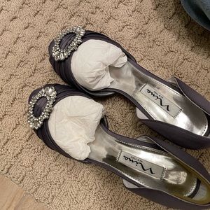 Beautiful sparkly gray heels